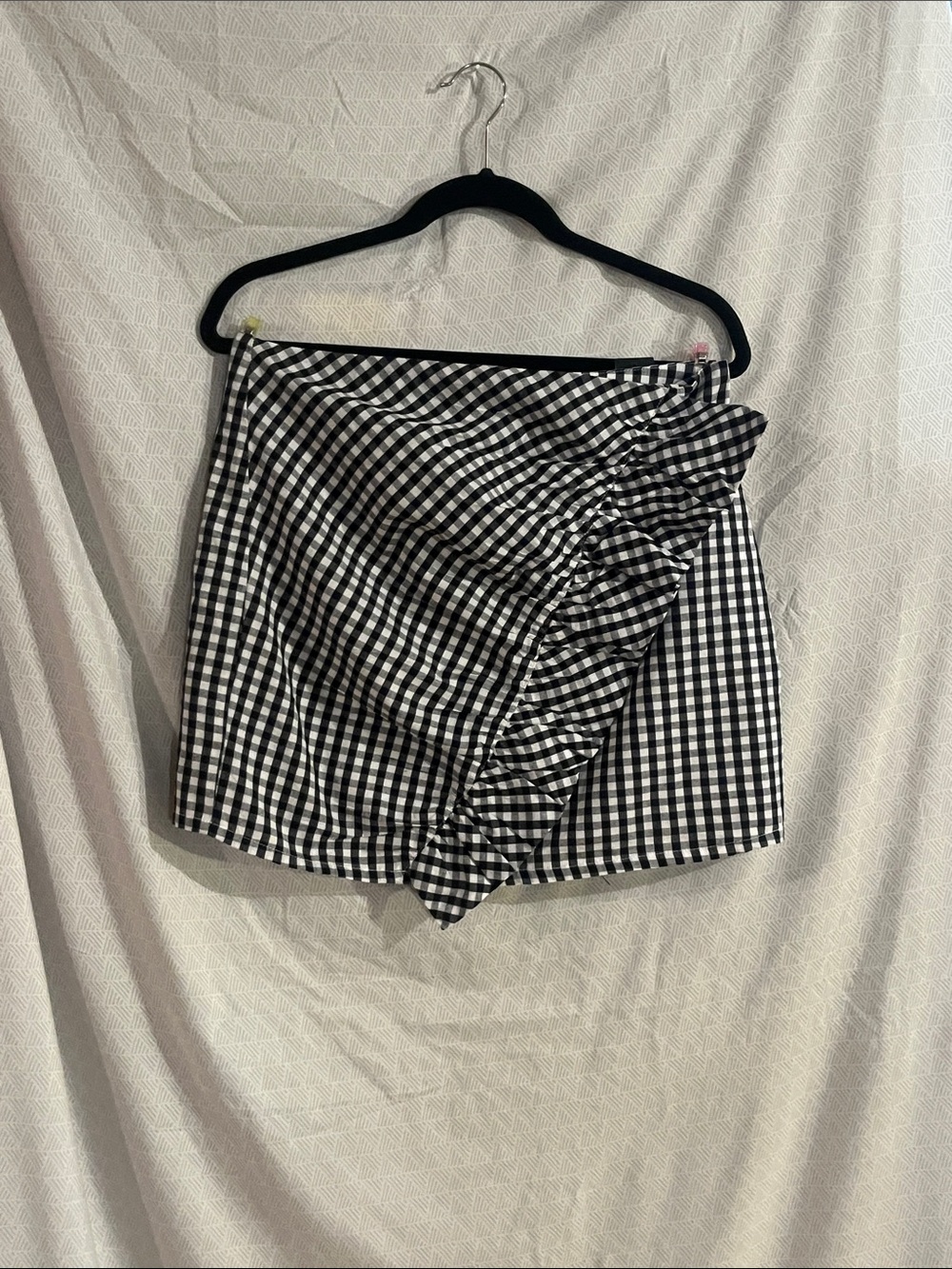 NWT Lulus Gingham Mini Skirt